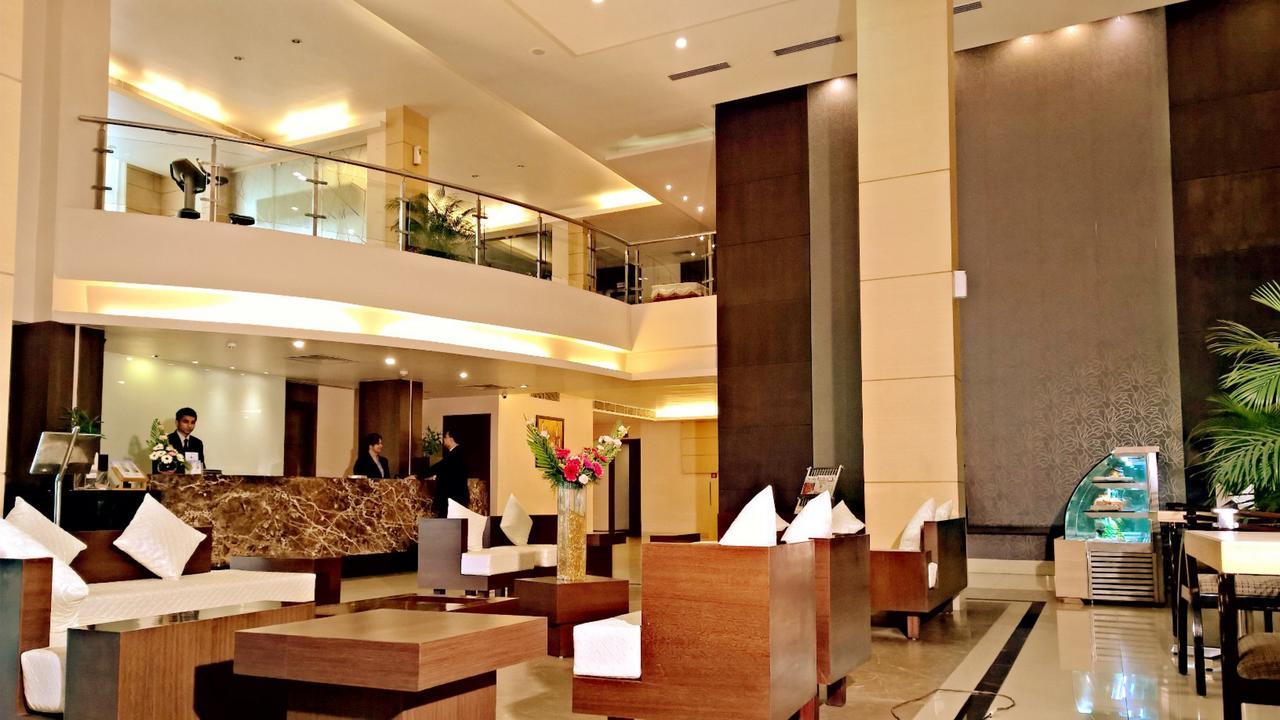 فندق Kiranshree Portico غاواهاتي المظهر الخارجي الصورة